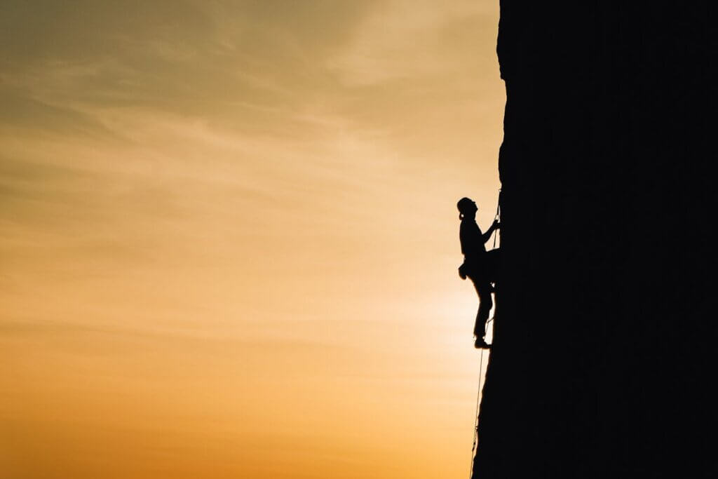攀岩者總是心無旁鶩的專注在眼前的挑戰